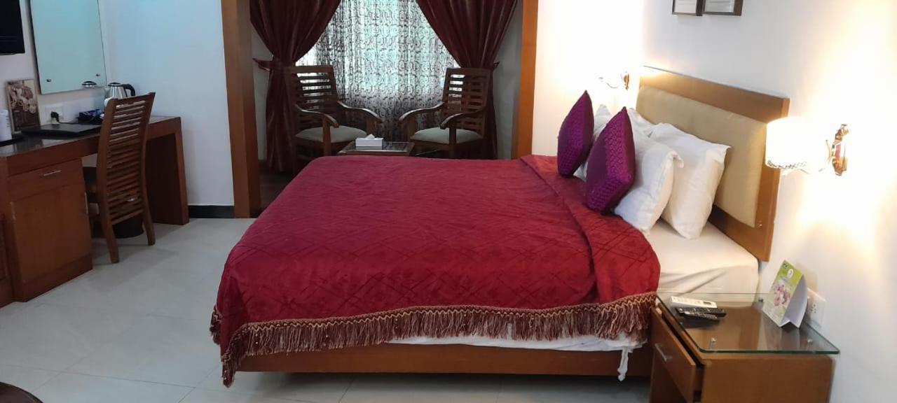 Hill Palace Hotel & Spa Kochi Zewnętrze zdjęcie