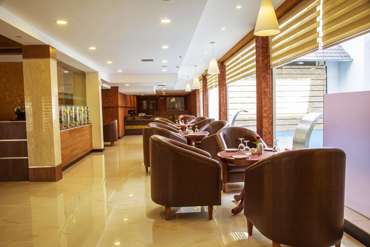 Hill Palace Hotel & Spa Kochi Zewnętrze zdjęcie
